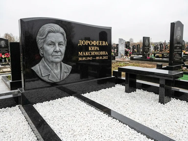 Памятник с барельефом — выполненная работа 41 в Ростове-на-Дону