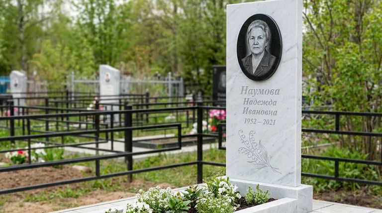 Памятник с гравировкой ландышей — выполненная работа «Наумова» в Ростове-на-Дону