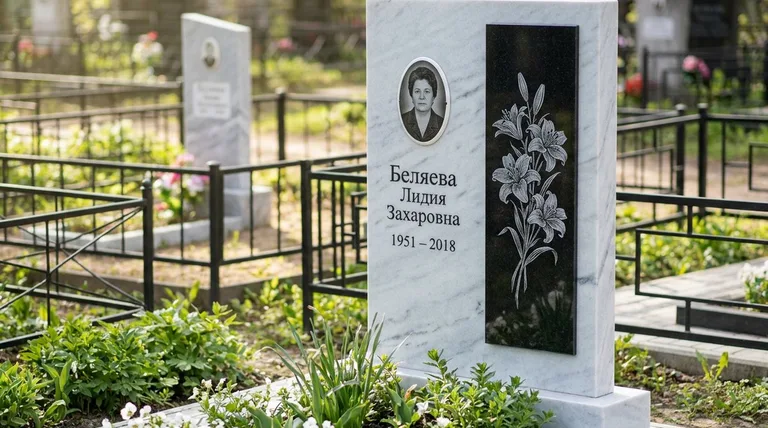 Памятник с гравировкой лилий — выполненная работа «Беляева» в Ростове-на-Дону