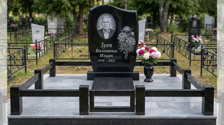 Памятник с гравировкой пионов — выполненная работа «Зуев» в Ростове-на-Дону