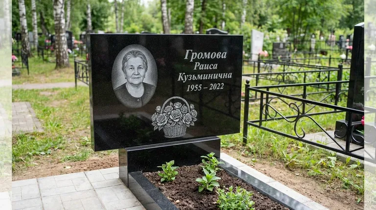 Памятник с гравировкой роз — выполненная работа «Громова» в Ростове-на-Дону