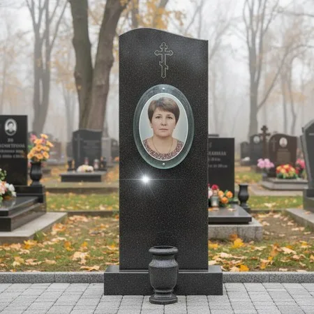 Овальный портрет на стекле 240×300 мм на памятнике в Ростове-на-Дону