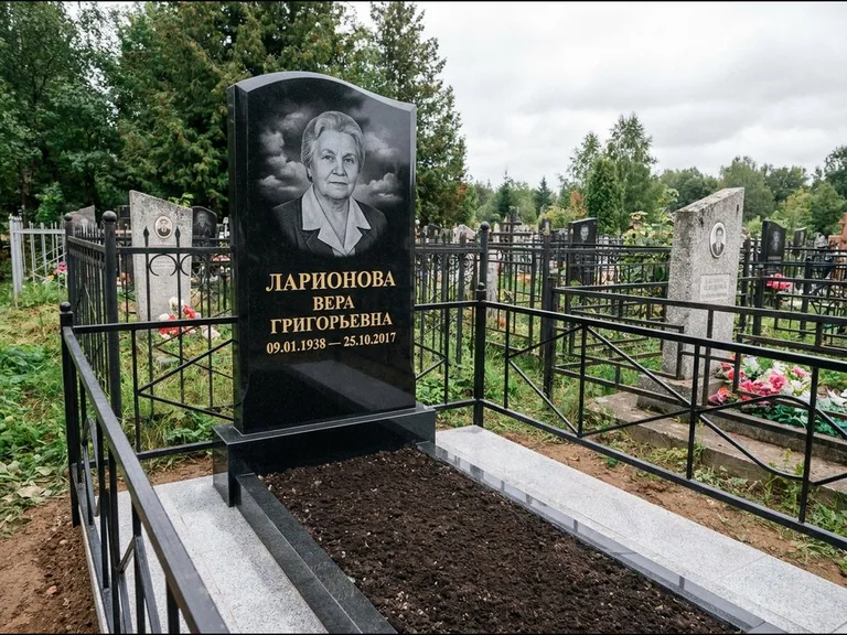 Гравировка портрета на чёрном граните — выполненная работа 16 в Ростове-на-Дону