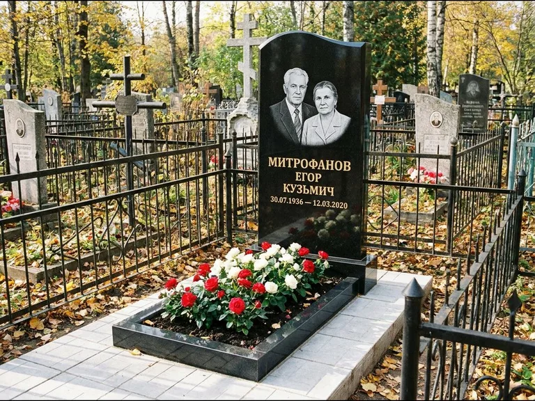 Гравировка портрета на чёрном граните — выполненная работа 17 в Ростове-на-Дону
