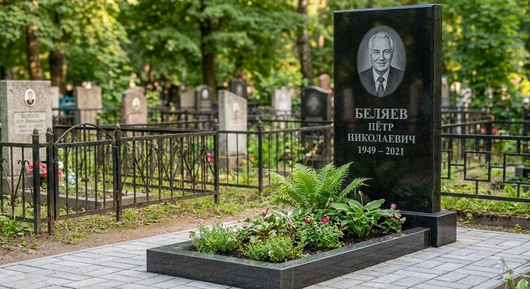Памятник под ключ в Ростове-на-Дону — гранитная стела с цветником и благоустройством, установлен под ключ