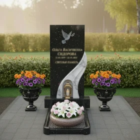 Гранитный вертикальный памятник в мемориальном комплексе - ПН136