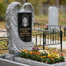 Мемориал с крылом ангела из мансуровского гранита