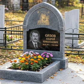 Часовенная стела с иконой Божией Матери из мансуровского гранита