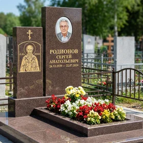 Дымовский памятник с иконой Николая Чудотворца